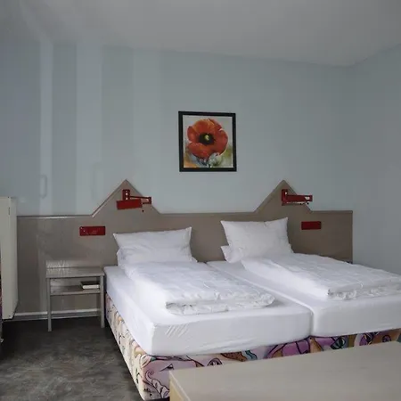 Otel Gaestehaus Linde, Hotel Garni 3*