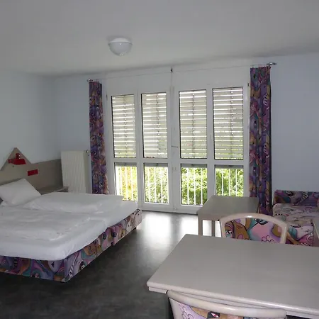 Ξενοδοχείο Gaestehaus Linde, Garni Κωνσταντία
